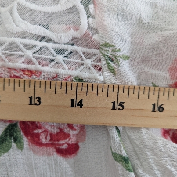 Sheer rose lace floral print blouse size Medium - Picture 7 of 10